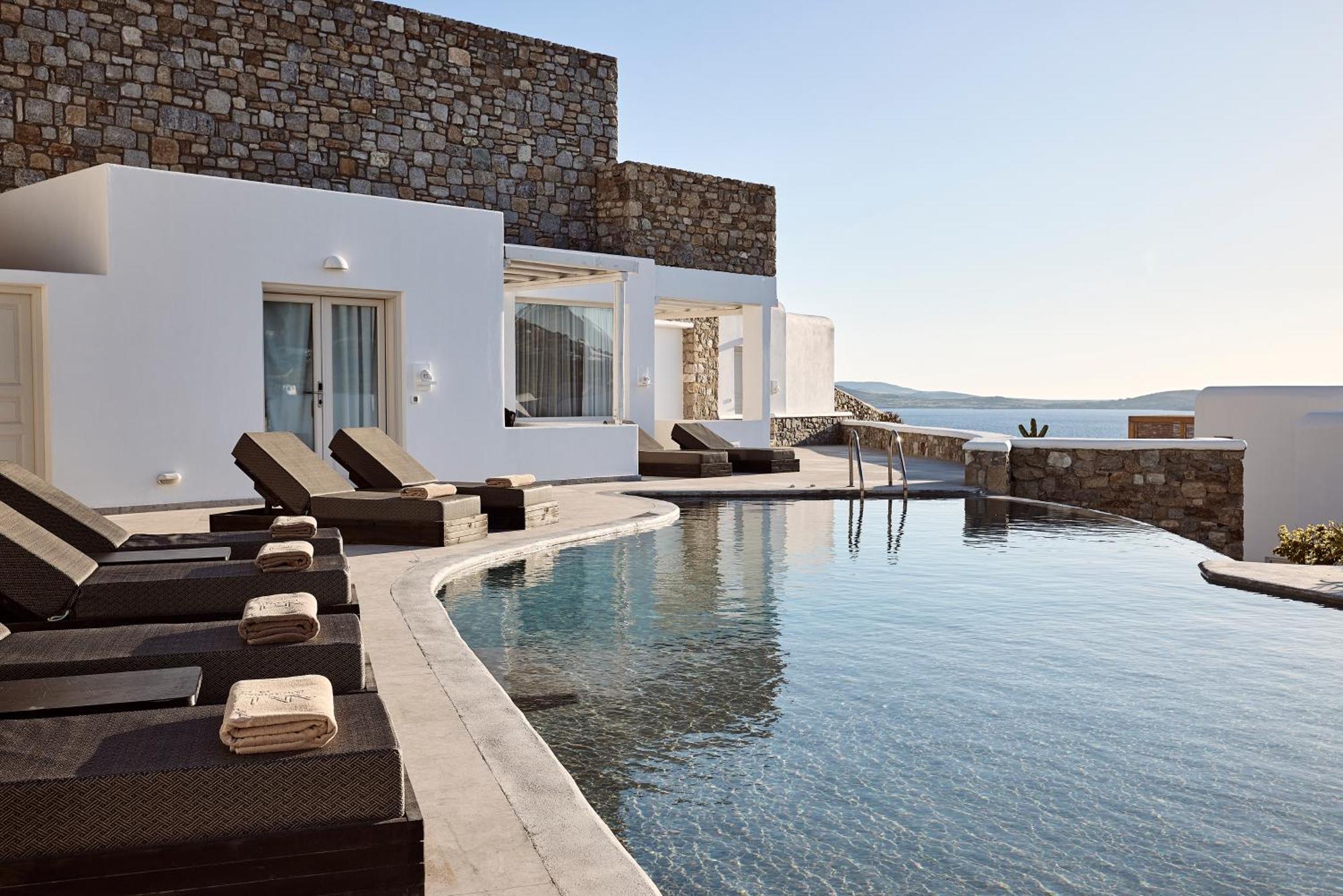 Amazon Mykonos Suites & Spa Agios Ioannis Diakoftis Exterior foto