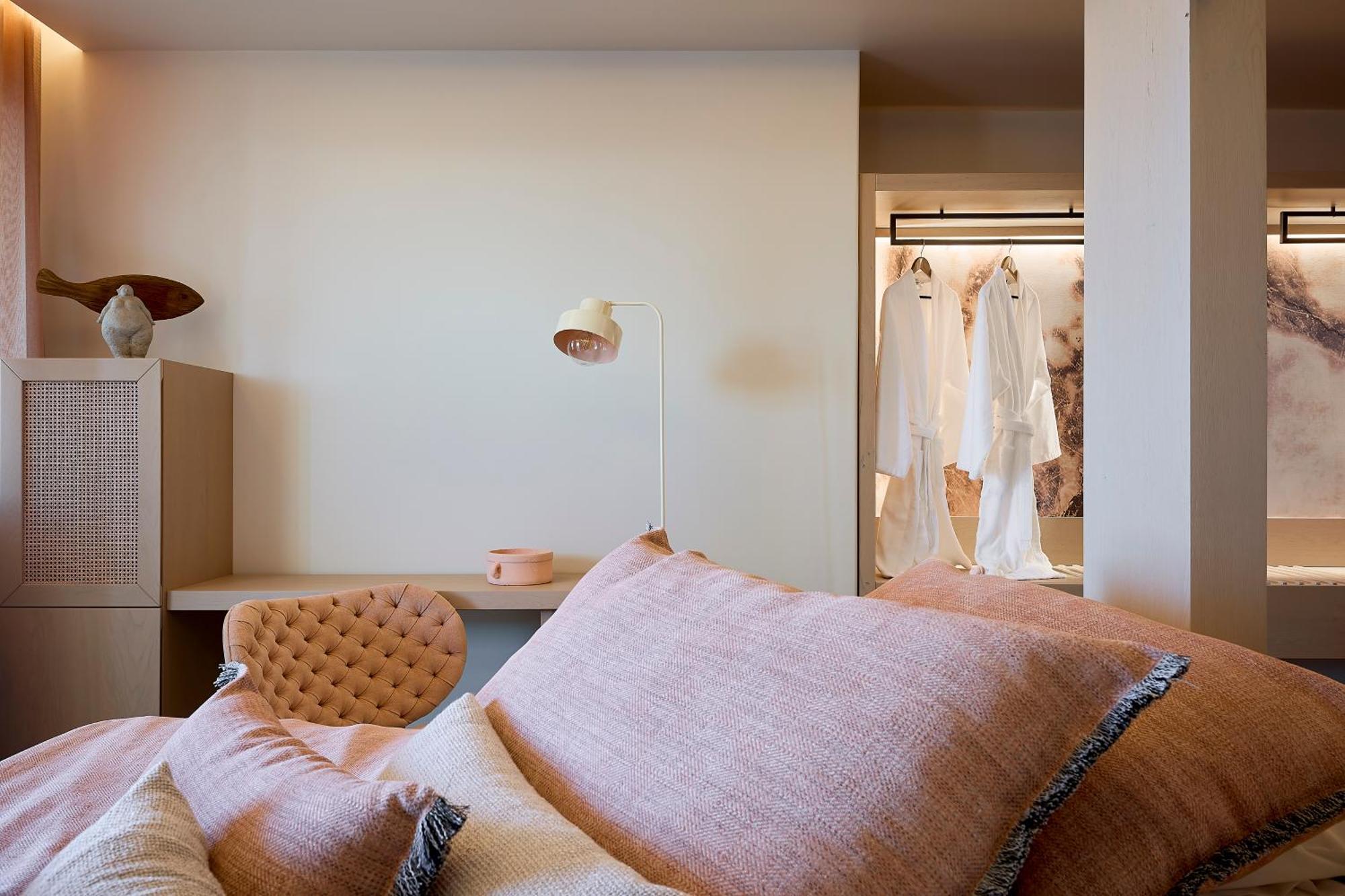Amazon Mykonos Suites & Spa Agios Ioannis Diakoftis Exterior foto